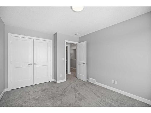 279 Greenwich Drive, Calgary, AB - Indoor Photo Showing Other Room