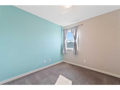 1523 New Brighton Drive Se, Calgary, AB - Indoor Photo Showing Other Room