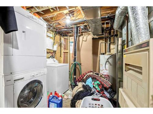 1028 Trafford Drive Nw, Calgary, AB - Indoor Photo Showing Laundry Room