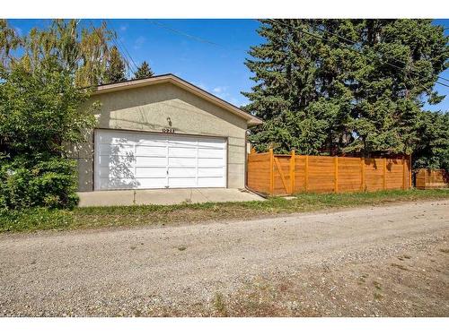 1028 Trafford Drive Nw, Calgary, AB - Outdoor