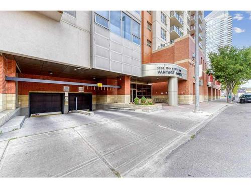 502-1053 10 Street Sw, Calgary, AB - Outdoor