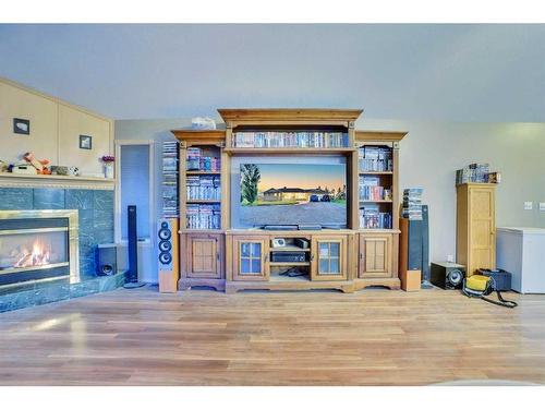 3235 100 Street Se, Calgary, AB - Indoor With Fireplace