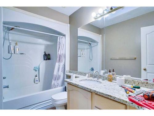 3235 100 Street Se, Calgary, AB - Indoor Photo Showing Bathroom