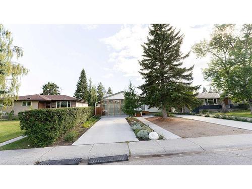 5215 8 Avenue Sw, Calgary, AB - Outdoor