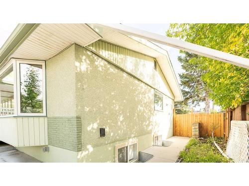 5215 8 Avenue Sw, Calgary, AB - Outdoor