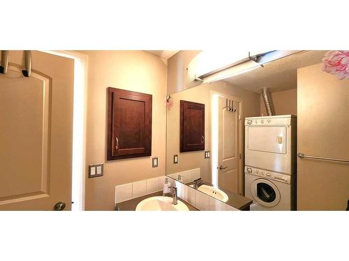 407-3101 34 Avenue Nw, Calgary, AB - Indoor Photo Showing Laundry Room