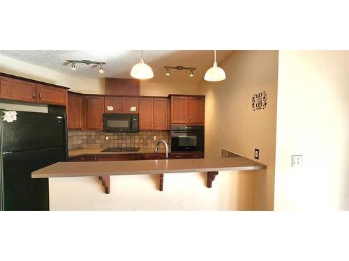 407-3101 34 Avenue Nw, Calgary, AB - Indoor Photo Showing Kitchen