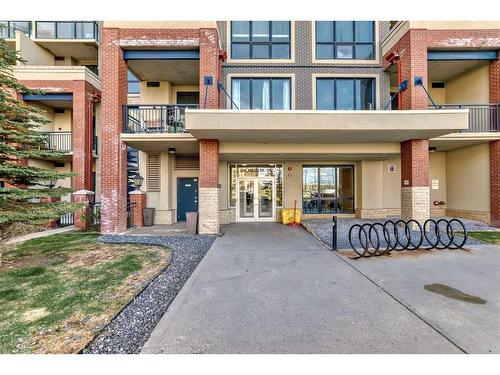 1009-8880 Horton Road Sw, Calgary, AB - Outdoor With Balcony With Facade