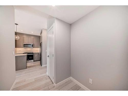 2518-395 Skyview Parkway, Calgary, AB - Indoor