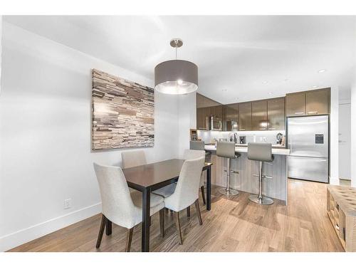 229-510 Edmonton Trail Ne, Calgary, AB - Indoor Photo Showing Dining Room