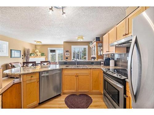 35 Royal Oak Gardens Nw, Calgary, AB - Indoor Photo Showing Kitchen With Stainless Steel Kitchen