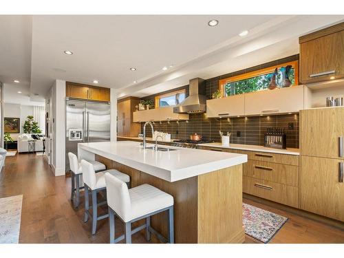 2142 28 Avenue Sw, Calgary, AB - Indoor Photo Showing Kitchen With Upgraded Kitchen