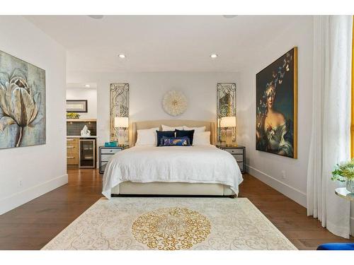 2142 28 Avenue Sw, Calgary, AB - Indoor Photo Showing Bedroom