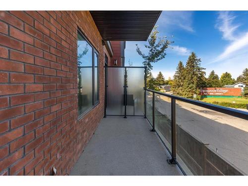 616 Greenbriar Common Nw, Calgary, AB - Outdoor With Balcony With Exterior