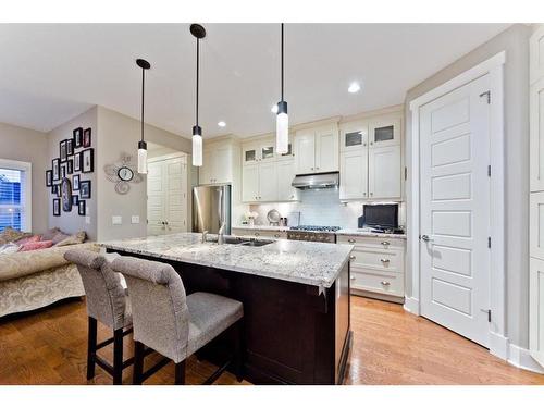 2416 26 Avenue Nw, Calgary, AB - Indoor Photo Showing Kitchen With Upgraded Kitchen