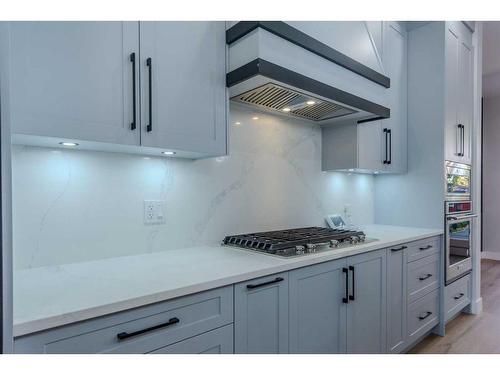 107 Hartford Road Nw, Calgary, AB - Indoor Photo Showing Kitchen With Upgraded Kitchen