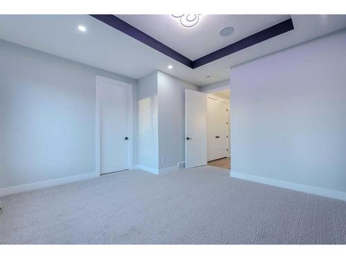 107 Hartford Road Nw, Calgary, AB - Indoor Photo Showing Other Room