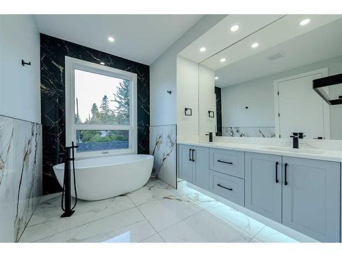 107 Hartford Road Nw, Calgary, AB - Indoor Photo Showing Bathroom