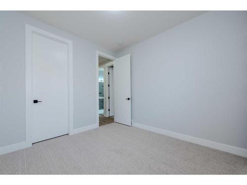 107 Hartford Road Nw, Calgary, AB - Indoor Photo Showing Other Room