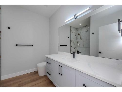 107 Hartford Road Nw, Calgary, AB - Indoor Photo Showing Bathroom