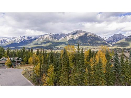 181-10 Walker, Canmore, AB 