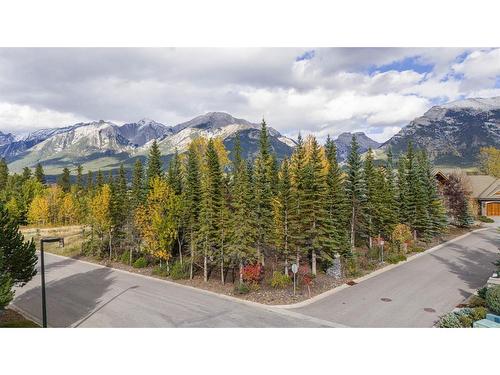 181-10 Walker, Canmore, AB 