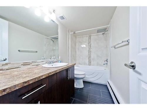 203-616 15 Avenue Sw, Calgary, AB - Indoor Photo Showing Bathroom