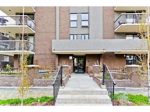 203-616 15 Avenue Sw, Calgary, AB - Outdoor With Balcony