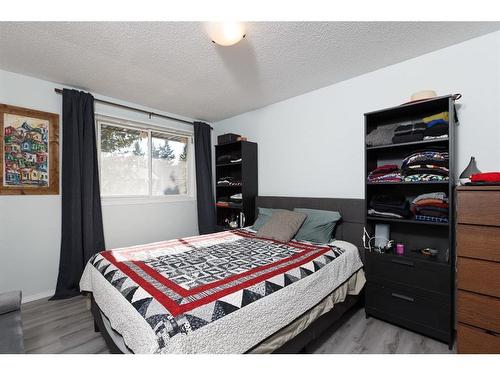 10-4936 Dalton Drive Nw, Calgary, AB - Indoor Photo Showing Bedroom