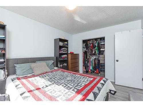 10-4936 Dalton Drive Nw, Calgary, AB - Indoor Photo Showing Bedroom