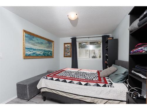 10-4936 Dalton Drive Nw, Calgary, AB - Indoor Photo Showing Bedroom