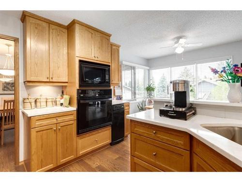 41 Strabane Place Sw, Calgary, AB - Indoor Photo Showing Kitchen