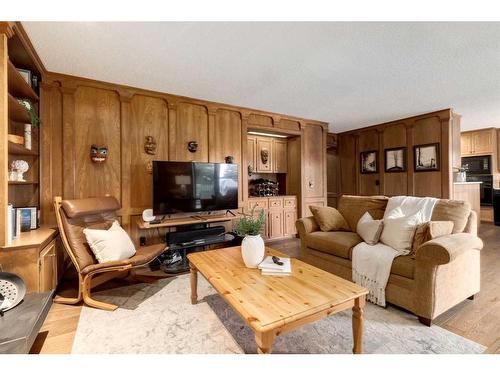 41 Strabane Place Sw, Calgary, AB - Indoor Photo Showing Living Room