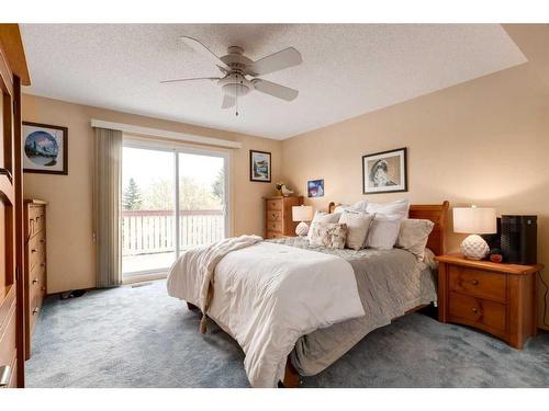 41 Strabane Place Sw, Calgary, AB - Indoor Photo Showing Bedroom