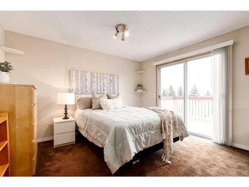 41 Strabane Place Sw, Calgary, AB - Indoor Photo Showing Bedroom