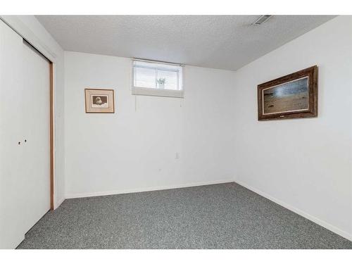 41 Strabane Place Sw, Calgary, AB - Indoor Photo Showing Other Room