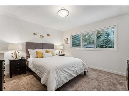 10823 Mapleshire Crescent Se, Calgary, AB - Indoor Photo Showing Bedroom