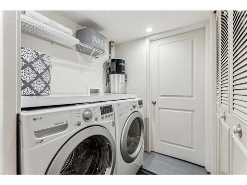 10823 Mapleshire Crescent Se, Calgary, AB - Indoor Photo Showing Laundry Room