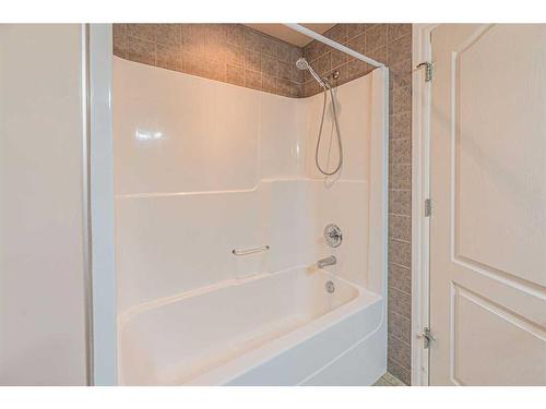 3 Saddleland Crescent Ne, Calgary, AB - Indoor Photo Showing Bathroom