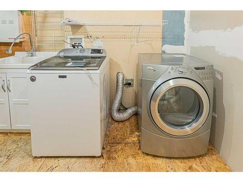 3 Saddleland Crescent Ne, Calgary, AB - Indoor Photo Showing Laundry Room