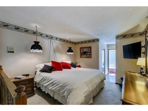 132 Oakmount Road Sw, Calgary, AB - Indoor Photo Showing Bedroom