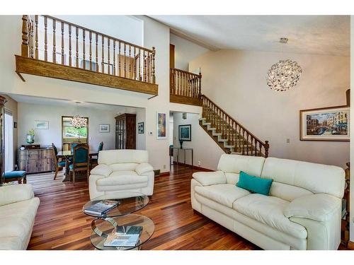 132 Oakmount Road Sw, Calgary, AB - Indoor Photo Showing Living Room