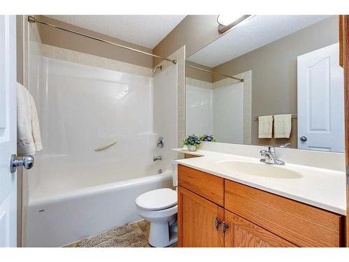 408 Bridlemeadows Common Sw, Calgary, AB - Indoor Photo Showing Bathroom