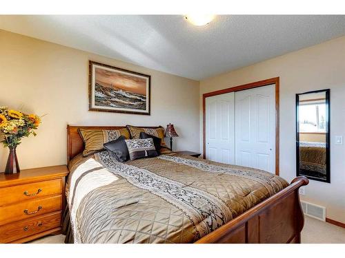 408 Bridlemeadows Common Sw, Calgary, AB - Indoor Photo Showing Bedroom