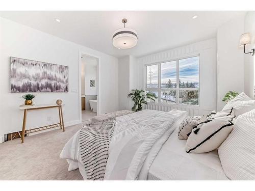 5028 20 Avenue Nw, Calgary, AB - Indoor Photo Showing Bedroom