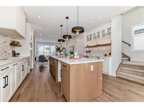 5028 20 Avenue Nw, Calgary, AB - Indoor Photo Showing Kitchen With Upgraded Kitchen