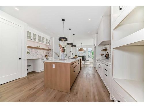 5028 20 Avenue Nw, Calgary, AB - Indoor Photo Showing Kitchen With Upgraded Kitchen