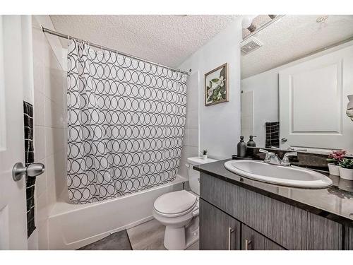 216-5 Saddlestone Way Ne, Calgary, AB - Indoor Photo Showing Bathroom