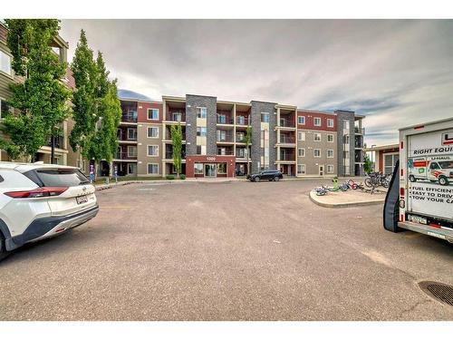 216-5 Saddlestone Way Ne, Calgary, AB - Outdoor