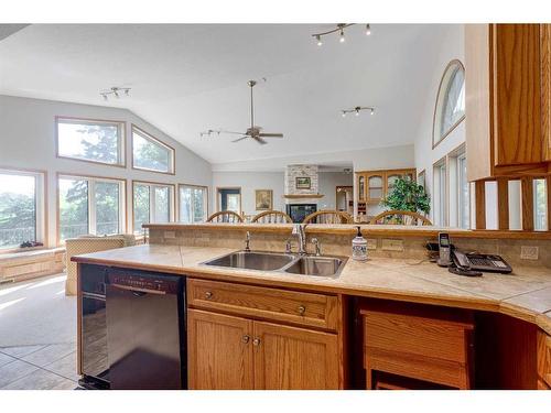 602 Pheasant Close, Pelican Point, AB - Indoor Photo Showing Kitchen With Double Sink